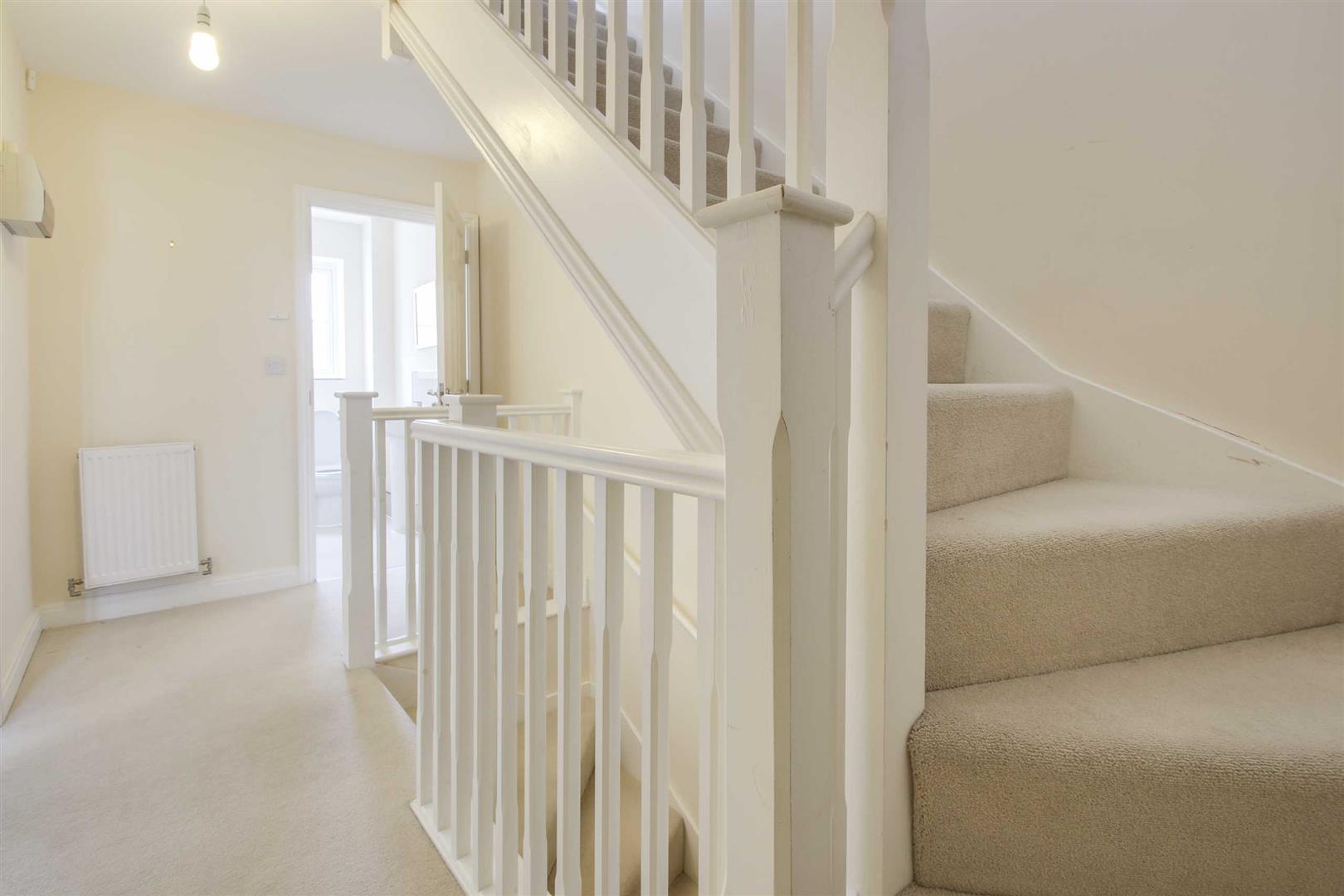 Harlow Crescent, Oxley Park, Milton Keynes